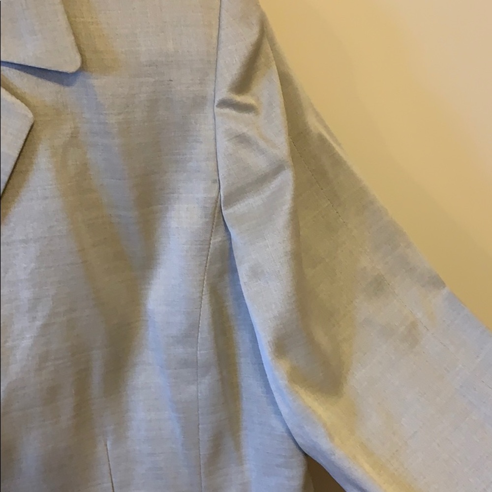 Clothes - Picture 5 of 12